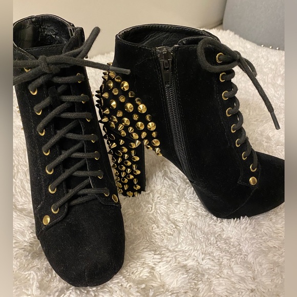 Qupid Luxe studded platform boots! - Picture 2 of 9